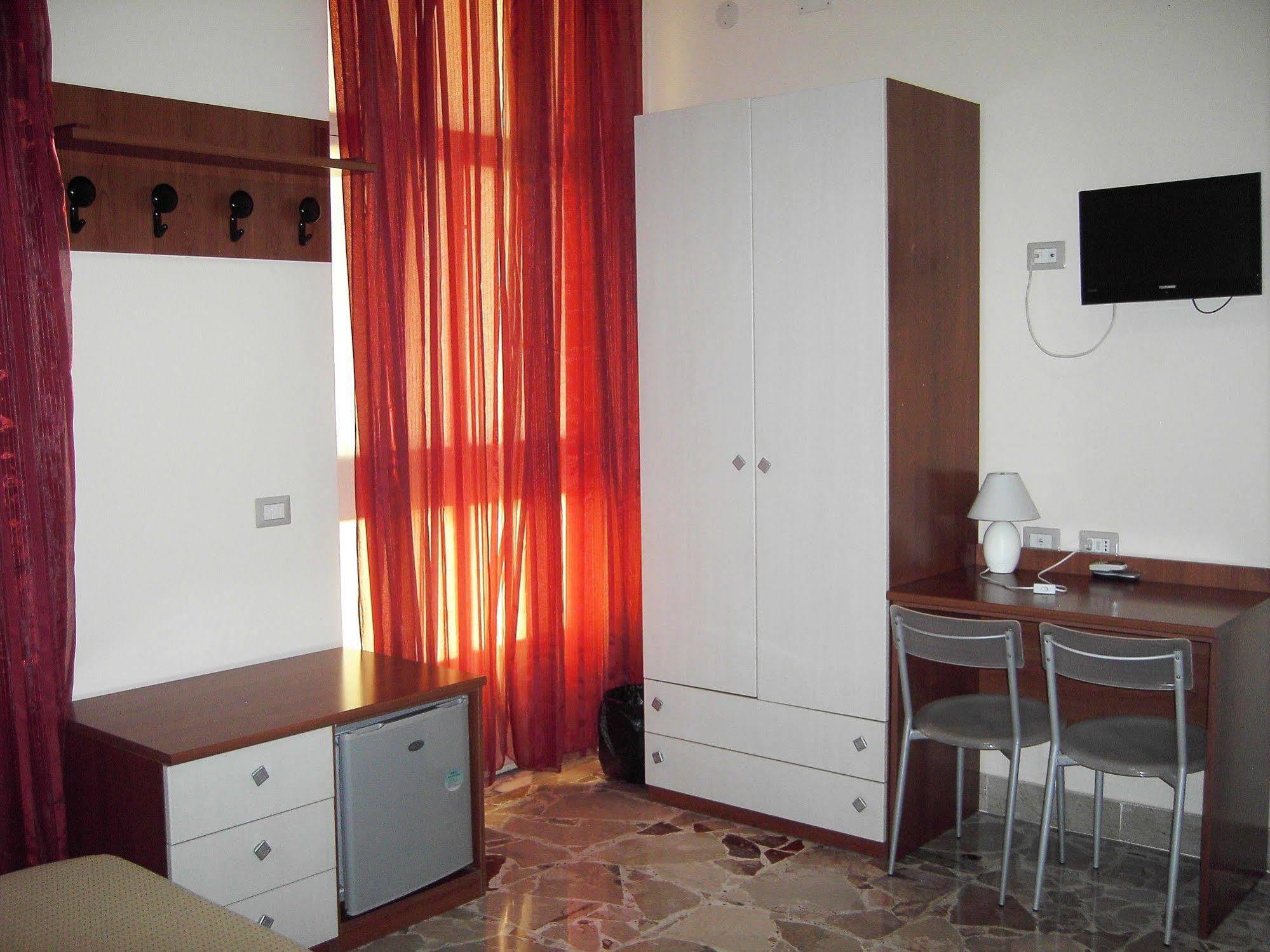 Etna Inn Motta Sant' Anastasia Exterior photo